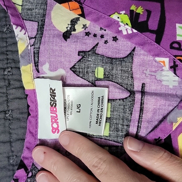 Scrub Star Halloween scrub top Large - Picture 2 of 3